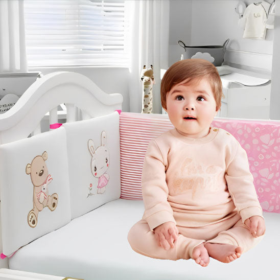 Tour de lit bébé – pour une nuit paisible