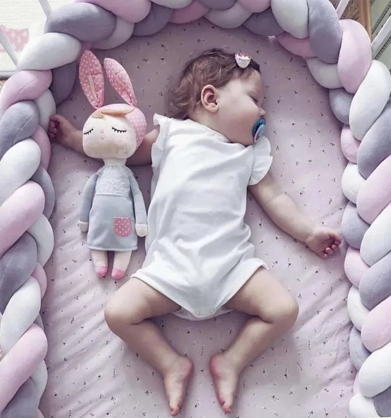 Tour de lit tressé pour le sommeil des bébés